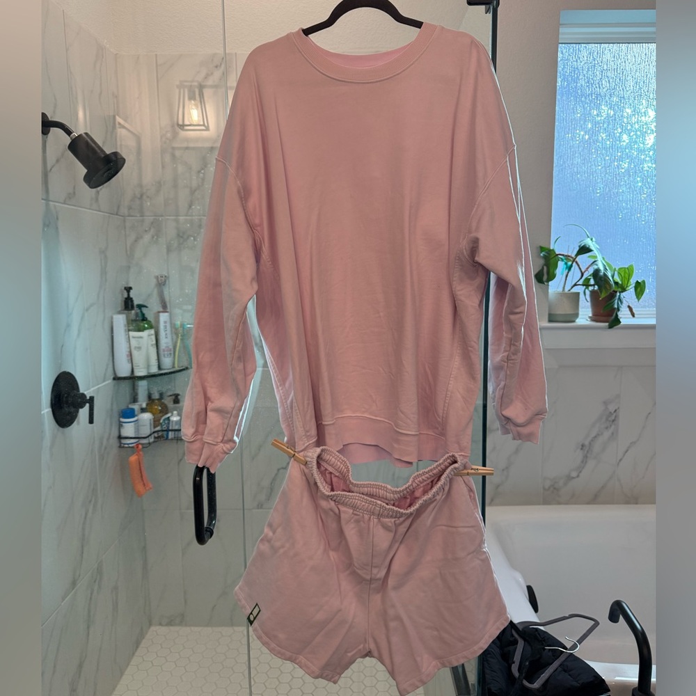 OG Daily Drills Oversized crew and sweat shorts - Light pink/cupid